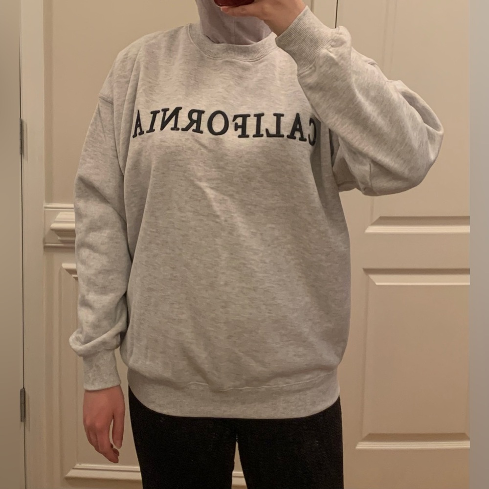4 Grey California and New York Crewnecks